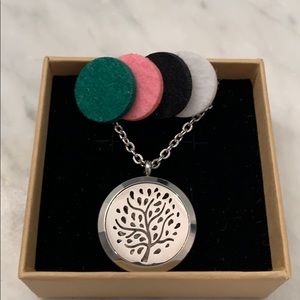 ⭐️Tree of Life Aromatherapy Diffuser Necklace⭐️
